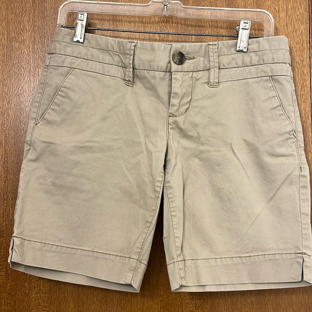American eagle Bermuda style shorts